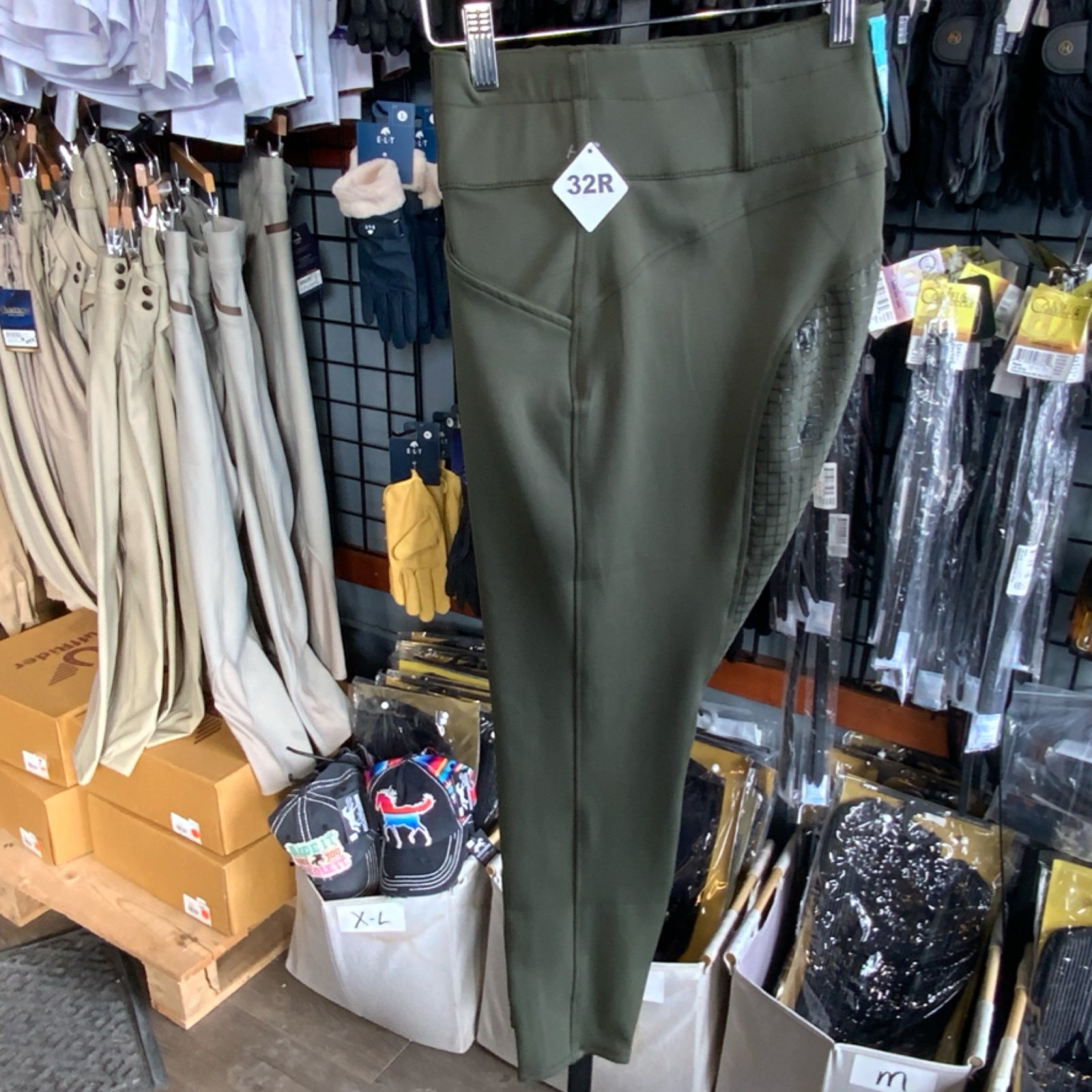 ROMFH Aqua Label Evelyn 3 Button Grip - Image 4